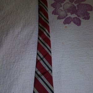 Brownstone 100% silk men's tie red black and gray